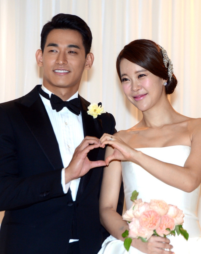 “Nữ hoàng nhạc phim” Baek Ji Young sinh con gái đầu lòng ở tuổi 41 - Ảnh 1.