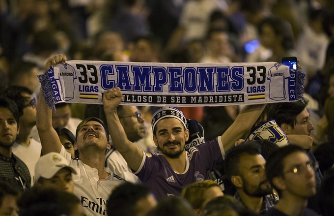 Real Madrid mở hội giữa đêm mừng chức vô địch La Liga