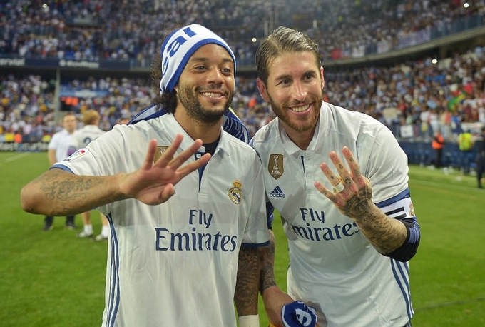 Real Madrid mở hội giữa đêm mừng chức vô địch La Liga
