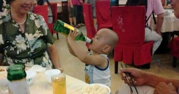 Trẻ uống bia, dù chỉ là 1 ngụm nhỏ, sức khỏe cũng có thể bị tàn phá khủng khiếp - Ảnh 3.