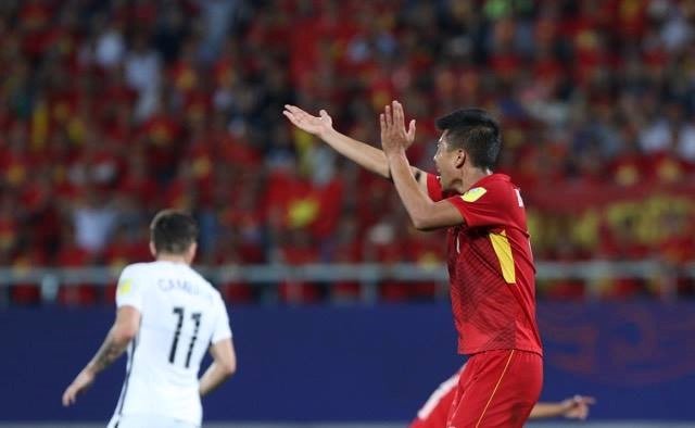 Thanh Bình phân trần pha chạm tay của hậu vệ U20 New Zealand.