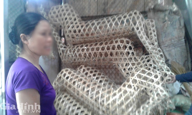  Sau khi học được cách làm, bà Thơm quyết định tự làm để bán tại nhà. Ảnh: Nông Thuyết 