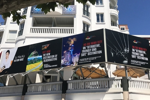 ly-nha-ky-toi-bi-xuc-pham-ve-chuyen-tam-pano-o-cannes