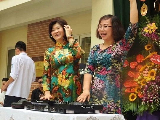hiệu trưởng, bế giảng