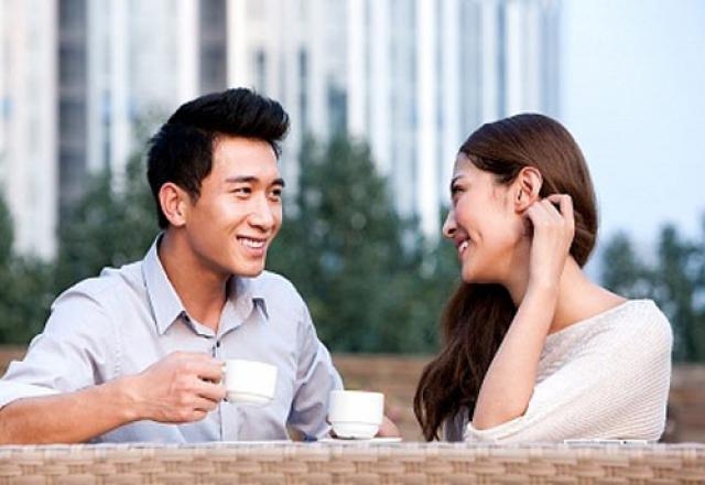 Đàn ông thương vợ sẽ không cư xử kiểu này với những cô gái khác không phải vợ mình - Ảnh 2.