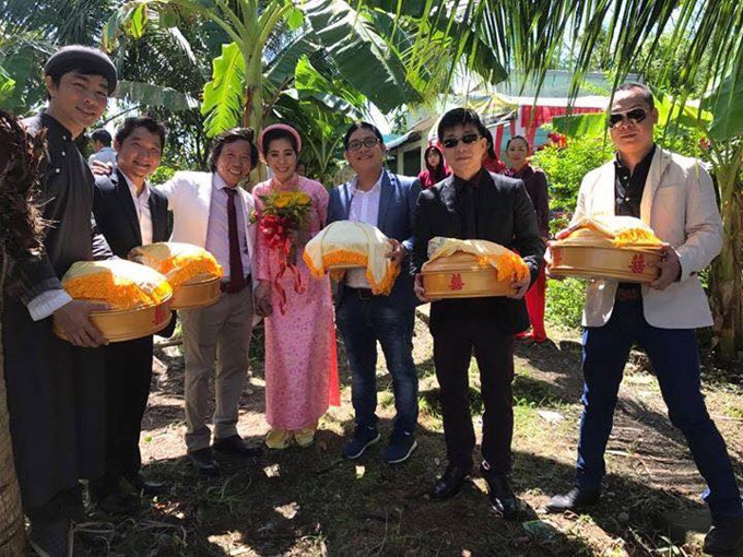 dao-dien-quay-phim-nguyen-tranh-cuoi-vo-kem-25-tuoi-3