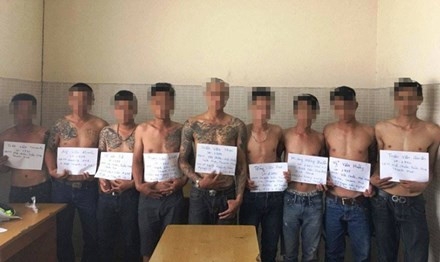 Giang ho doi no thue: An minh duoi nhieu vo boc hinh anh 3