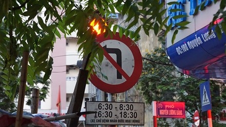 Biển báo giao thông 'thách thức' người đi đường Thủ đô ảnh 7