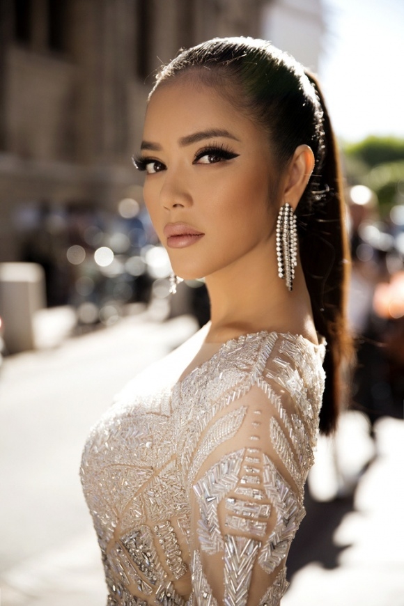 sao Việt,Lý Nhã Kỳ,Lý Nhã Kỳ giải nghệ,Lý Nhã Kỳ tại LHP Cannes