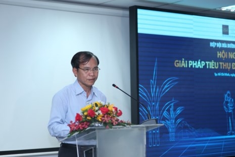  Ông Phạm Quốc Doanh, Chủ tịch VSSA, cho biết đầu ra tiêu thụ giảm mạnh khiến tồn kho trong nước hơn 700.000 tấn đường. 