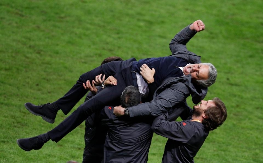 Mourinho, MU, Ajax, Europa League