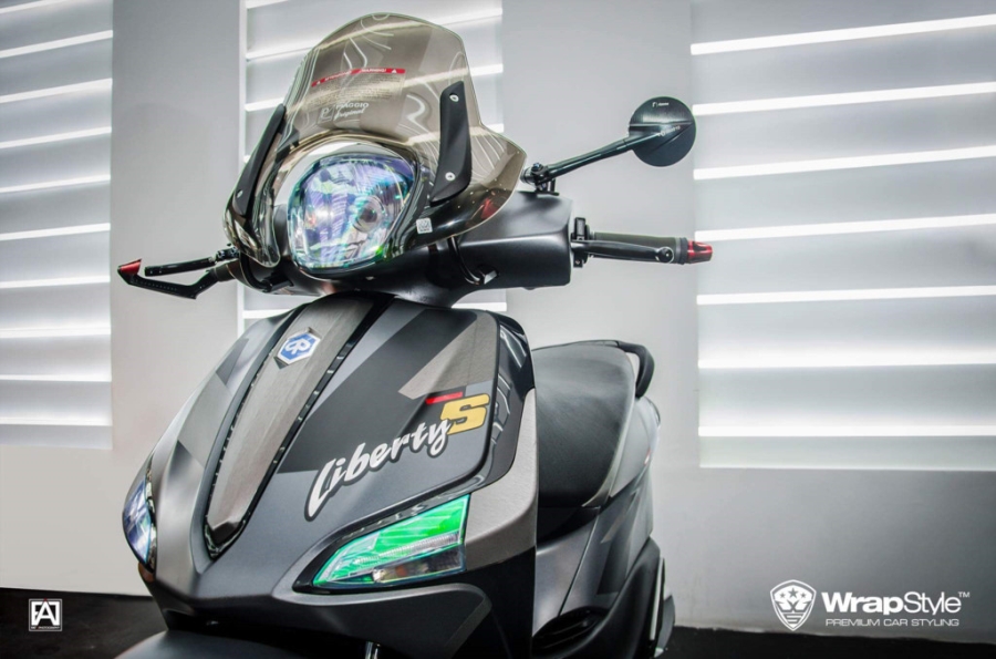 Piaggio Liberty ABS thay tem, do them do choi hinh anh 3