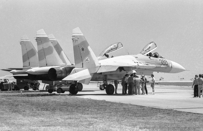 Tiêm kích Su-27 và những mốc son chói lọi: Luôn khiến kẻ địch khiếp sợ - Ảnh 2.