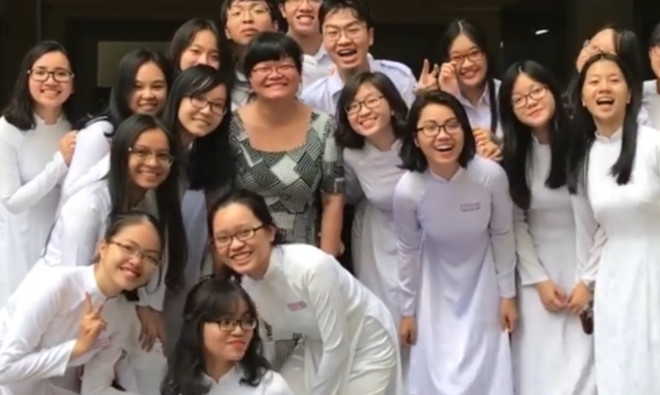 Nhom hoc sinh Sai Gon che ca khuc 'Noi nay co anh' hinh anh 1