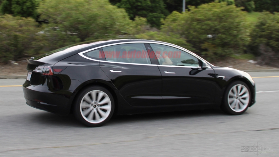 Tesla Model 3 ban thuong mai xuat hien tren duong hinh anh 5