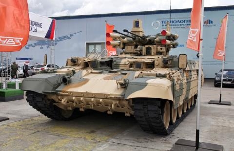 Viet Nam co nen mua BMPT-72 kem theo T-90MS?