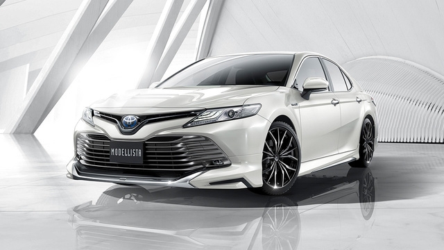 Bắt gặp Toyota Camry 2018 có thể về Việt Nam trên đường phố - Ảnh 4.