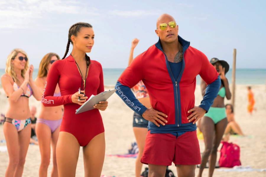 Dan my nu nong bong cua phim 'Baywatch' hinh anh 8