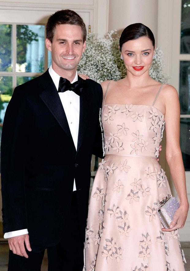Miranda Kerr chuan bi cuoi ty phu cong nghe hinh anh 1