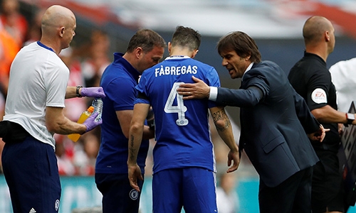 fabregas-chat-van-conte-khi-bi-xep-ngoi-du-bi