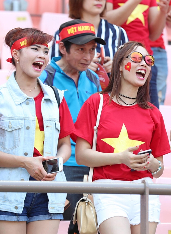 Nhan sắc Việt trên khán đài giải U20 World Cup 2017