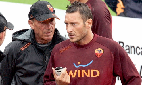 thay-cu-tin-totti-bi-ep-phai-roi-roma