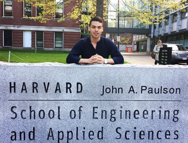 Tu chang trai co toilet thue den sinh vien Dai hoc Harvard hinh anh 2