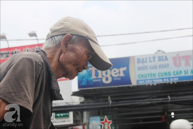 Tết Đoan Ngọ, nhà nhà sum vầy, cha già trăm tuổi vẫn đi bộ khắp Sài Gòn, bán bánh ú nuôi hai con gái - Ảnh 7.