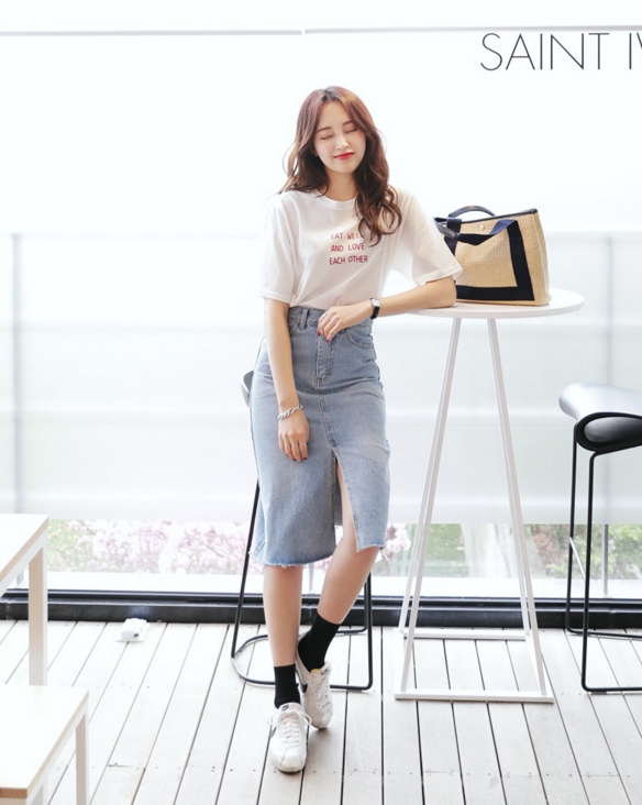 Tưởng không liên quan nhưng váy và giày sneakers lại hợp nhau ra phết! - Ảnh 5.