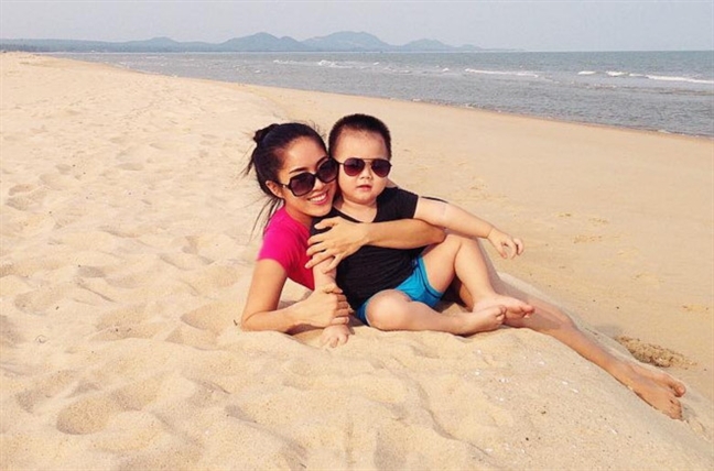 'Bo me bim sua' showbiz Viet phan doi quy dinh cam dang anh con