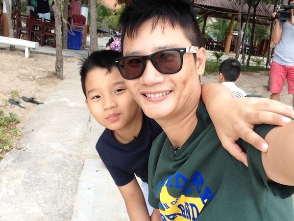 'Bo me bim sua' showbiz Viet phan doi quy dinh cam dang anh con