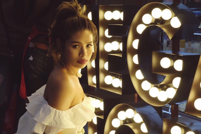 Co gai Thai Lan danh phan, ke mat bang dep hinh anh 2