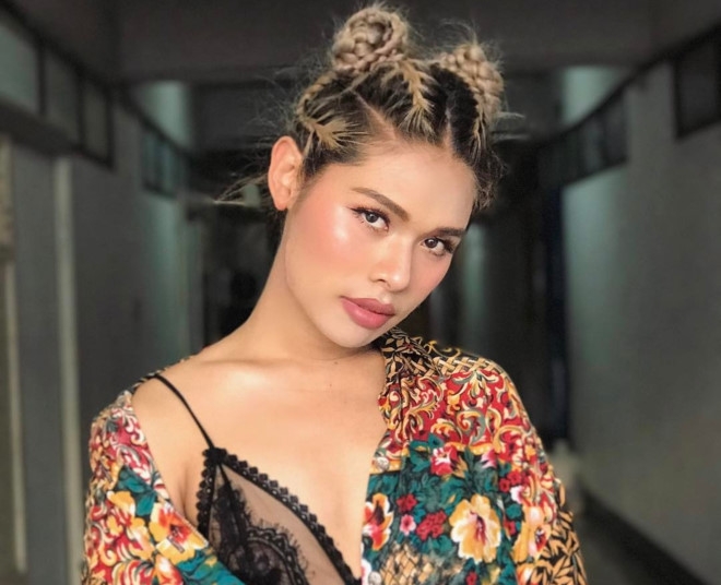 Co gai Thai Lan danh phan, ke mat bang dep hinh anh 4