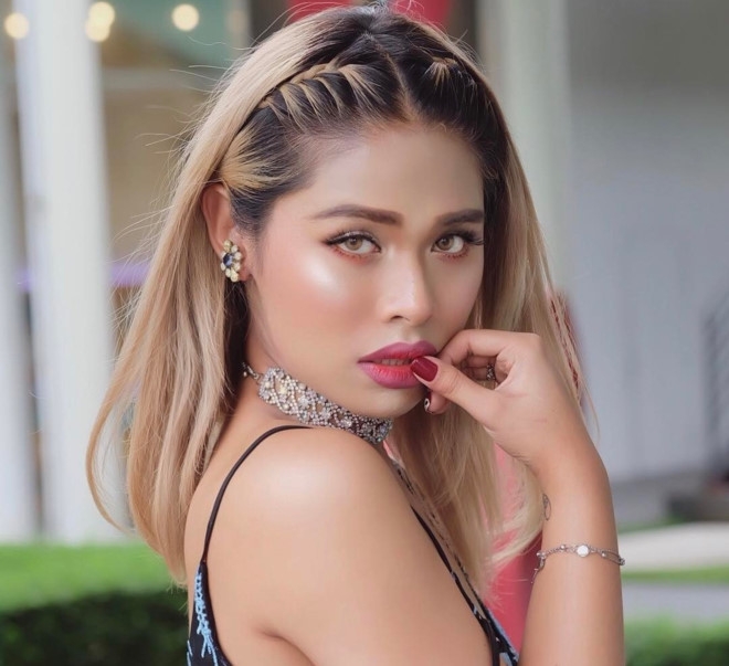 Co gai Thai Lan danh phan, ke mat bang dep hinh anh 5