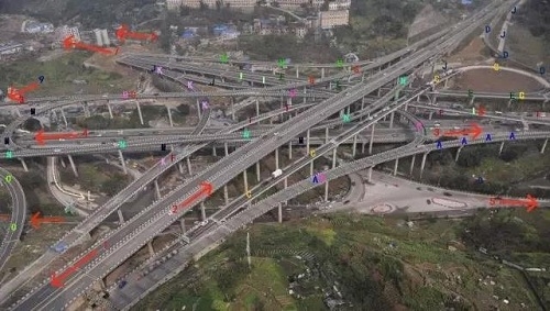 nut-cau-tren-khong-khien-nguoi-dan-muon-khoc-o-trung-khanh-1