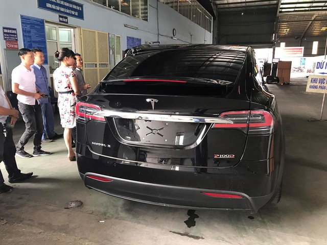 SUV điện Tesla Model X P100D độc nhất Việt Nam được cho đi đăng kiểm - Ảnh 5.