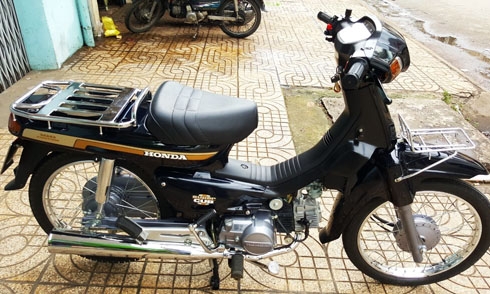 honda-dream-lun-noi-dia-nhat-hang-hiem-tai-viet-nam