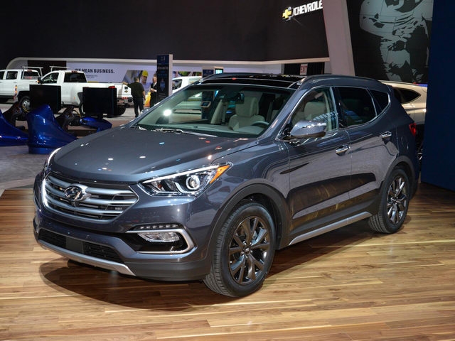 Hyundai Santa Fe ở Việt Nam giảm giá gây sốc - 1