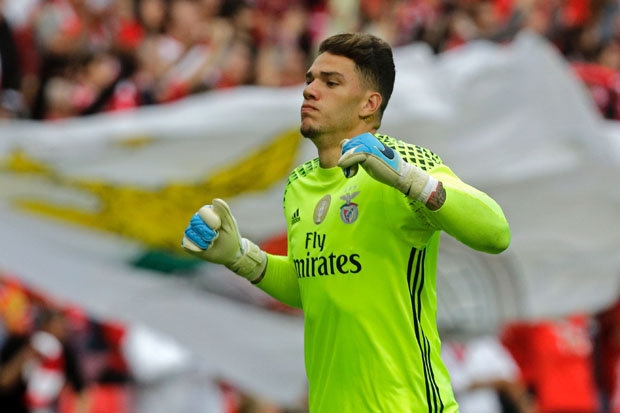 Ederson chính thức cập bến Man City