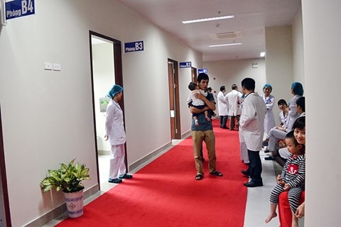 hà nọi: nhieu nguoi nhap vien do náng nóng hinh anh 1