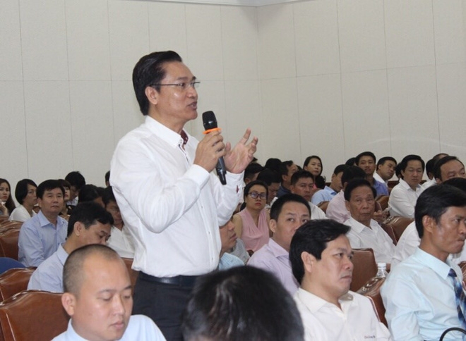 Chủ tịch UBND TP.HCM điểm mặt các ngôi nhà làm xấu TP - Ảnh 2.