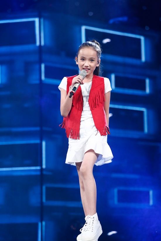 van-mai-huong-bat-khoc-truoc-man-thi-cua-co-be-khiem-thi-minh-hien-7