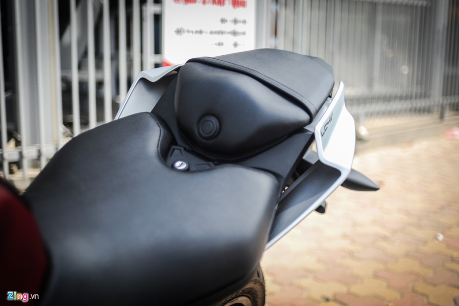 Yamaha YZF-R15 2017 gia hon 100 trieu tai Ha Noi hinh anh 8