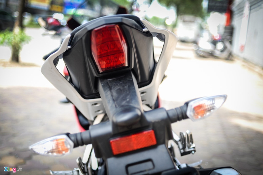 Yamaha YZF-R15 2017 gia hon 100 trieu tai Ha Noi hinh anh 9