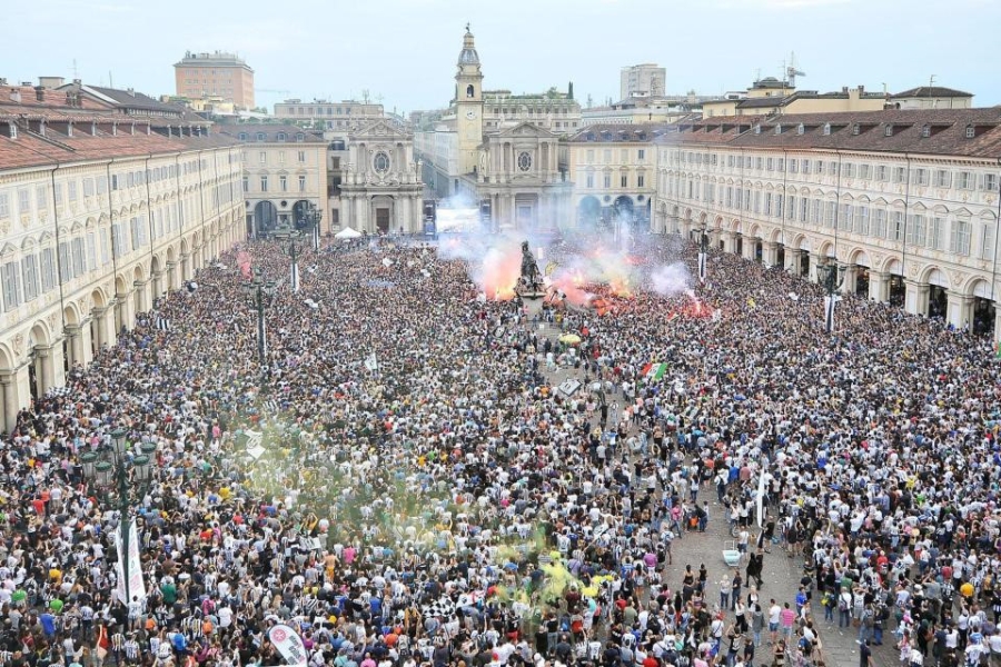 No o fanzone Turin, fan Juventus bo chay tan loan hinh anh 1