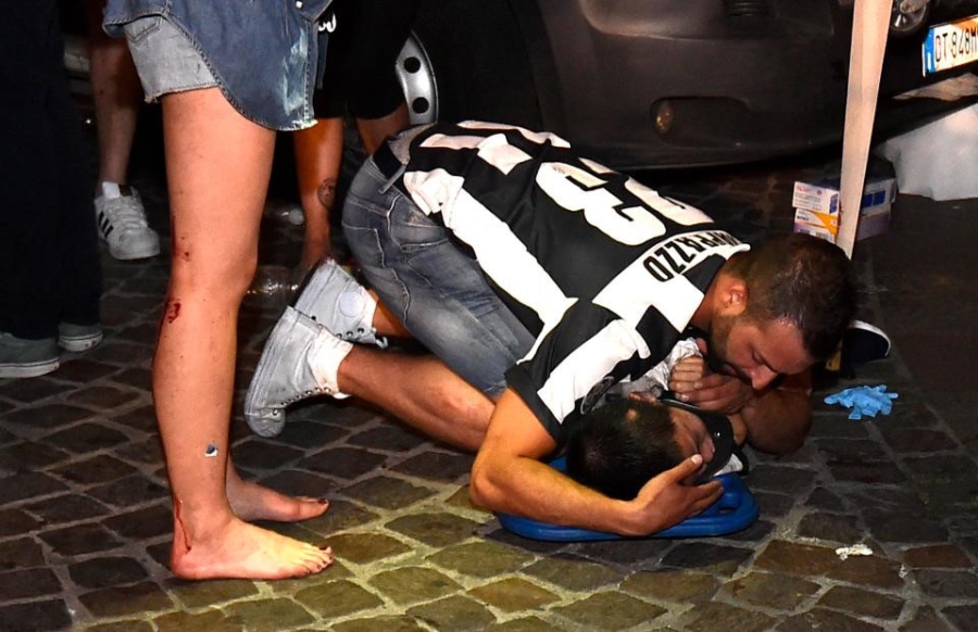 No o fanzone Turin, fan Juventus bo chay tan loan hinh anh 5