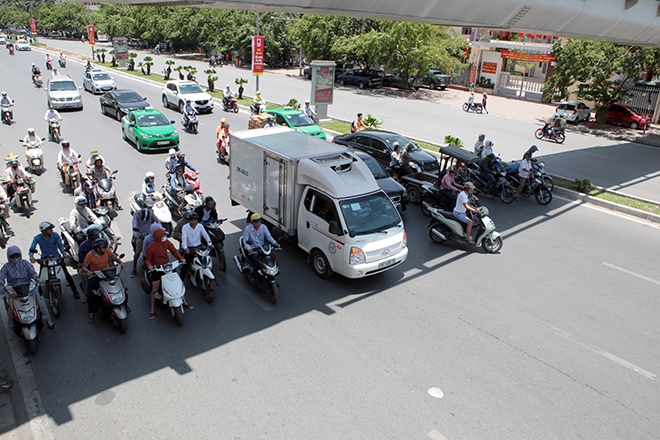 soc: nhiet do mat duong ha noi gan 60 do c trong dot nong ky luc hinh anh 1