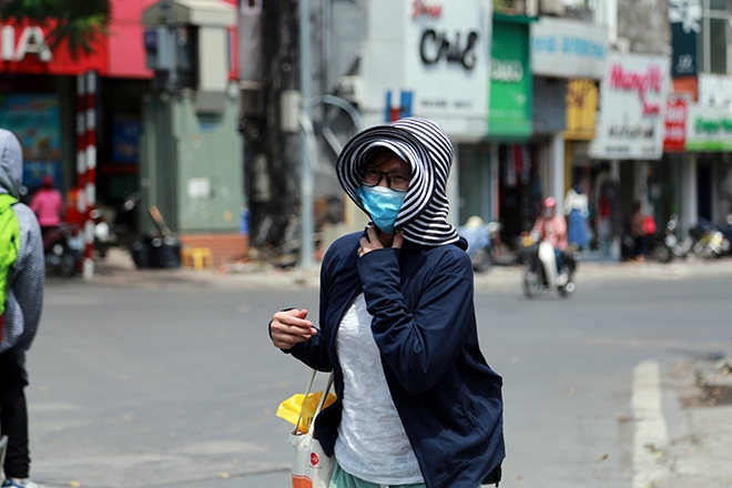soc: nhiet do mat duong ha noi gan 60 do c trong dot nong ky luc hinh anh 7