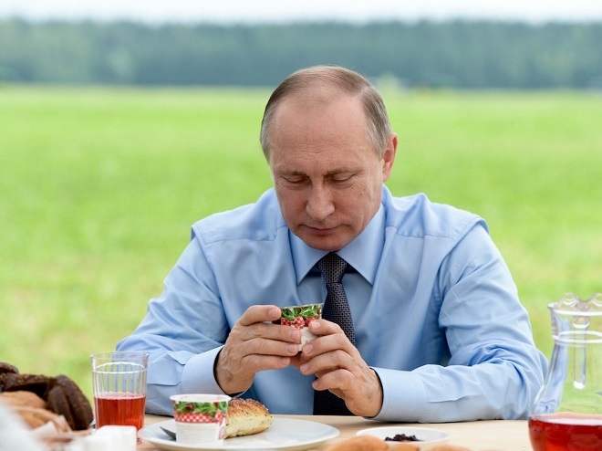 bat ngo voi che do sinh hoat cua “cu dem” putin hinh anh 6