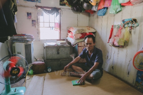 Ha Noi: Ong gia 'khung' cho thue nha tro dieu hoa gia 15.000 dong - Anh 4